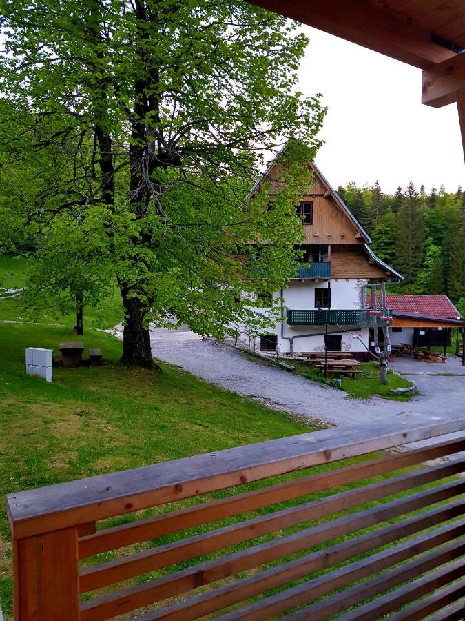 Planinski Dom Na Travni Gori Sodrazica Eksteriør billede