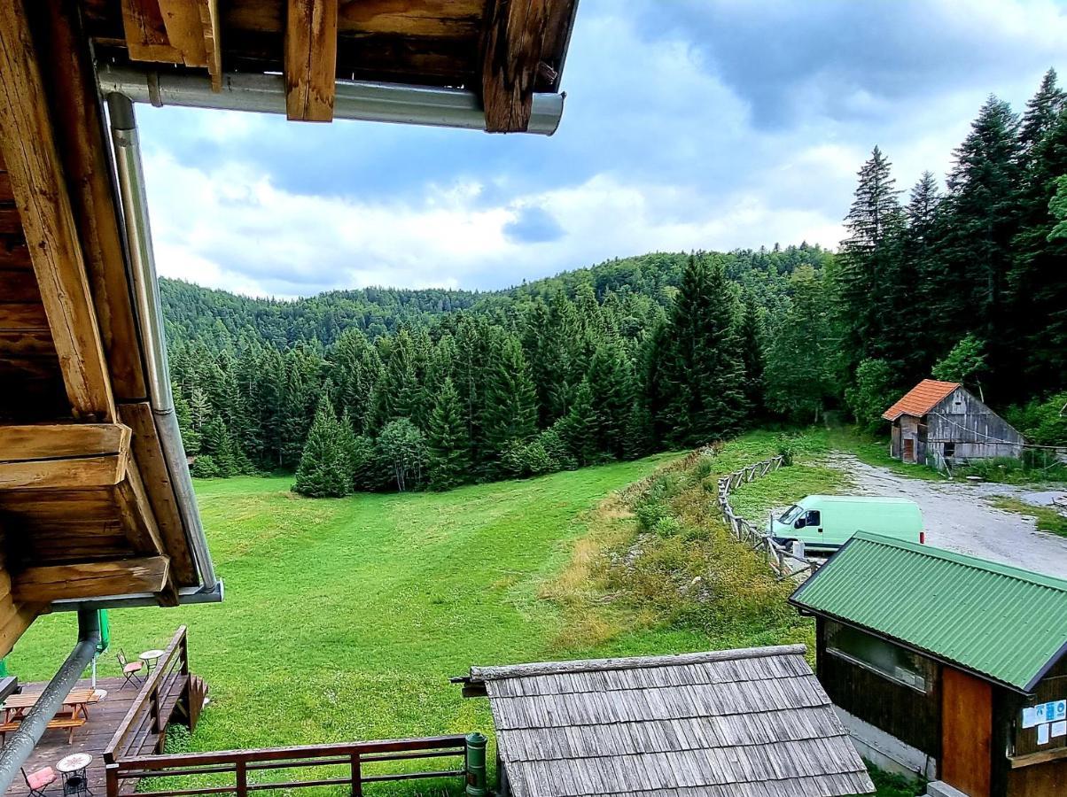 Planinski Dom Na Travni Gori Sodrazica Eksteriør billede